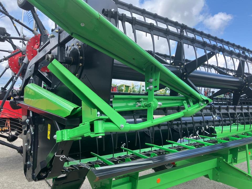 Deutz Fahr Schneidwerk DH540A inkl Schneidwerkwagen Mähdrescher - Grain header: picture 2 Deutz Fahr Schneidwerk DH540A inkl Schneidwerkwagen Mähdrescher - Grain header: picture 2