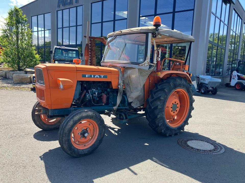 Traktor Fiat 315 Oldtimer mit Mähwerk Baujahr 1968 - Farm tractor: picture 5 Traktor Fiat 315 Oldtimer mit Mähwerk Baujahr 1968 - Farm tractor: picture 5