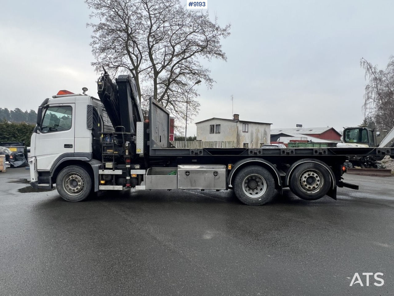 Crane truck VOLVO FM 6*2 with Flatbed and Gravel flatbed (See Video) - Crane truck: picture 2 Crane truck VOLVO FM 6*2 with Flatbed and Gravel flatbed (See Video) - Crane truck: picture 2