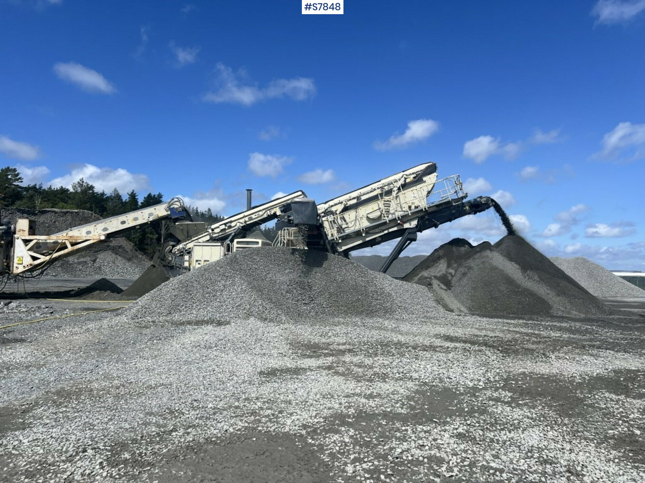 Crusher on tracks, Metso Lokotrack LT 330D (See video) - Crusher: picture 5 Crusher on tracks, Metso Lokotrack LT 330D (See video) - Crusher: picture 5