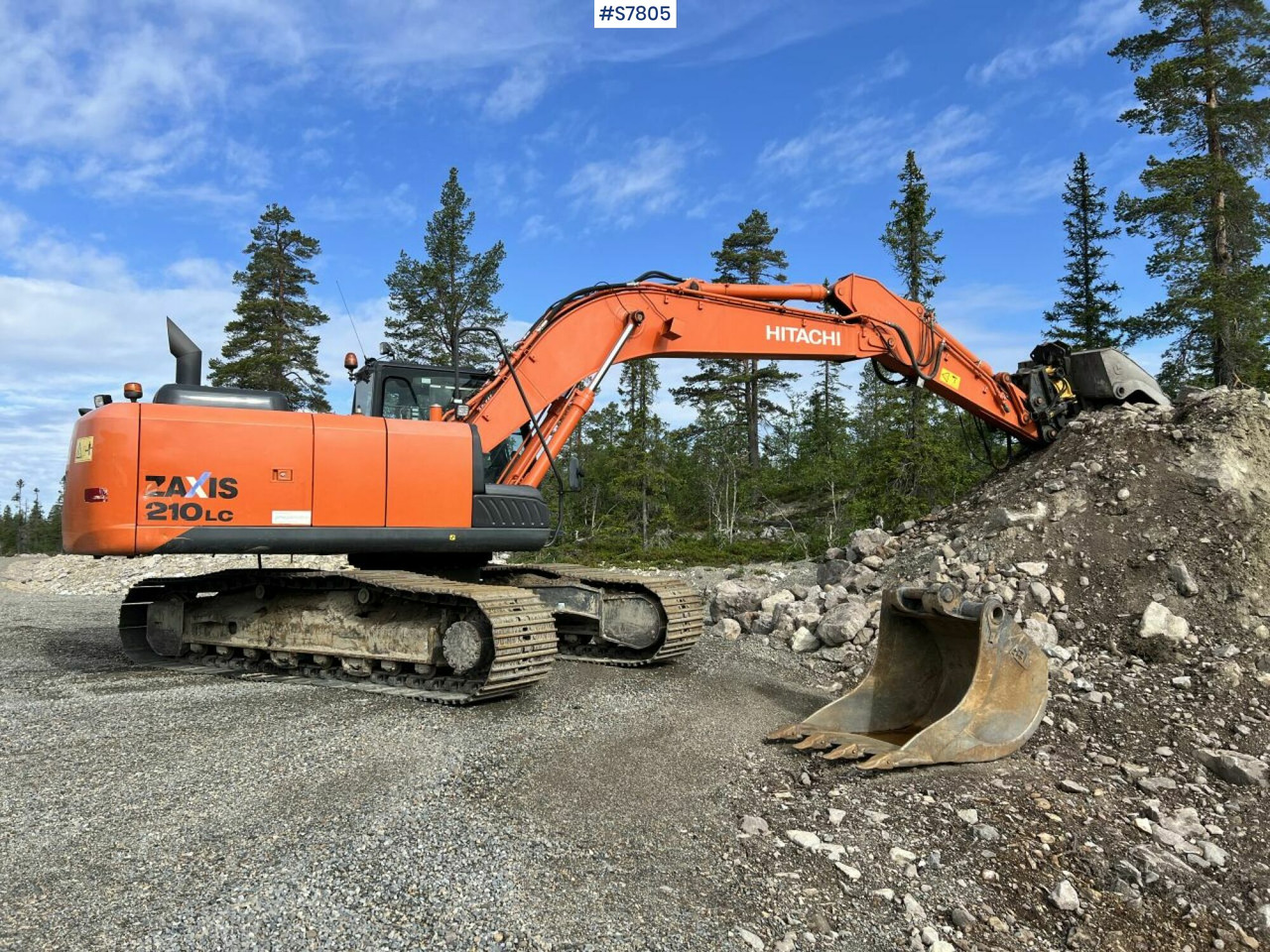 Excavator Hitachi ZX 210 LC-5B New tracks - Crawler excavator: picture 2 Excavator Hitachi ZX 210 LC-5B New tracks - Crawler excavator: picture 2