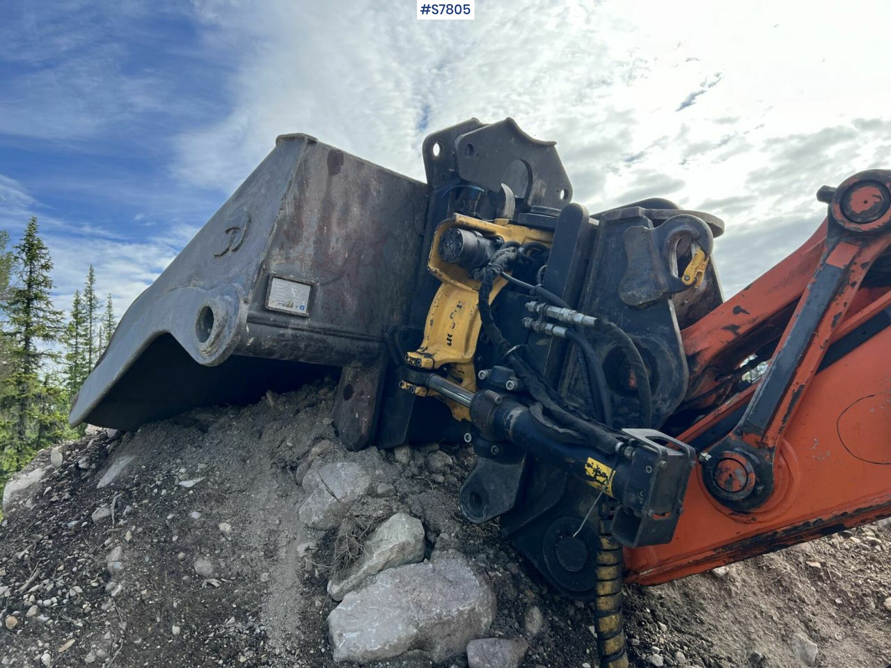 Excavator Hitachi ZX 210 LC-5B New tracks - Crawler excavator: picture 5 Excavator Hitachi ZX 210 LC-5B New tracks - Crawler excavator: picture 5