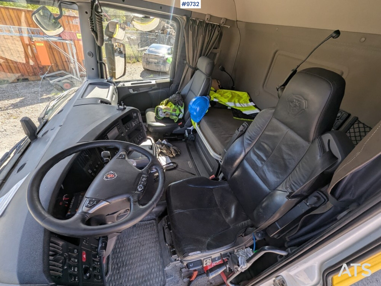 Hooklift Truck Scania R520 6x2 with flatbed - Hook lift truck: picture 5 Hooklift Truck Scania R520 6x2 with flatbed - Hook lift truck: picture 5