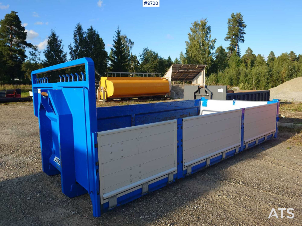 Truck body / Flatbed - Roll-off container: picture 1 Truck body / Flatbed - Roll-off container: picture 1