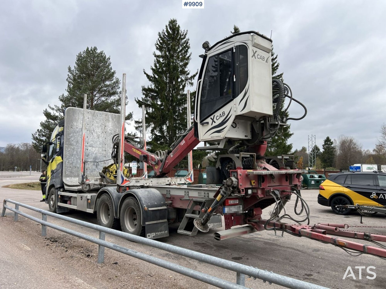 Volvo FH 64R Timber truck with crane and trailer - Timber truck, Crane truck: picture 4 Volvo FH 64R Timber truck with crane and trailer - Timber truck, Crane truck: picture 4