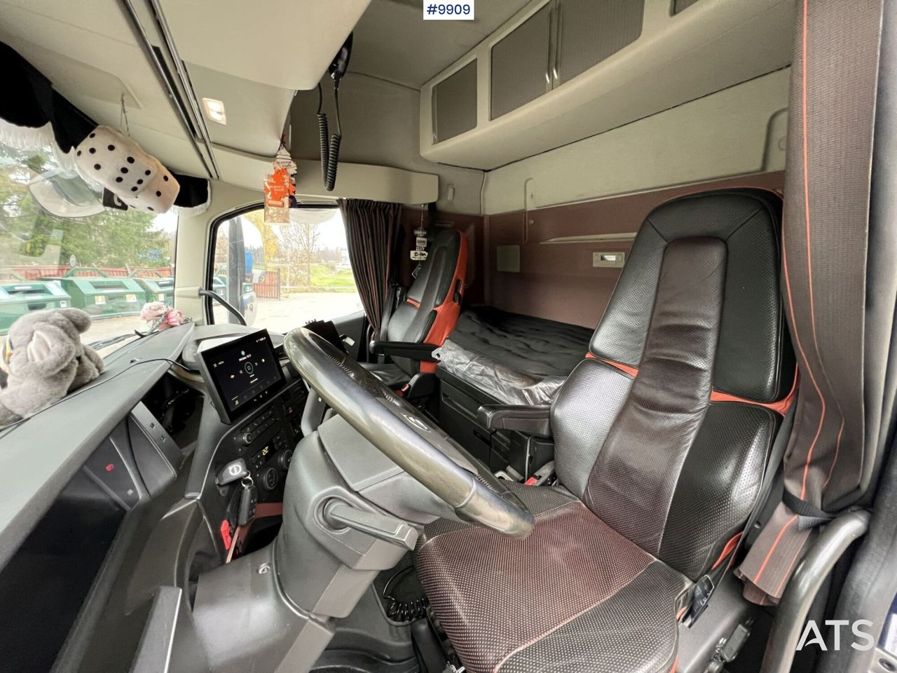 Volvo FH 64R Timber truck with crane and trailer - Timber truck, Crane truck: picture 5 Volvo FH 64R Timber truck with crane and trailer - Timber truck, Crane truck: picture 5