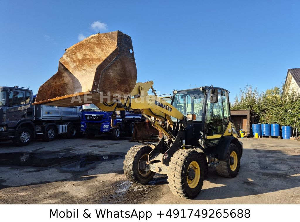 Komatsu WA70-7 *Schaufel-1,5m³/Gabel/Schnellwechsler - Wheel loader: picture 1 Komatsu WA70-7 *Schaufel-1,5m³/Gabel/Schnellwechsler - Wheel loader: picture 1
