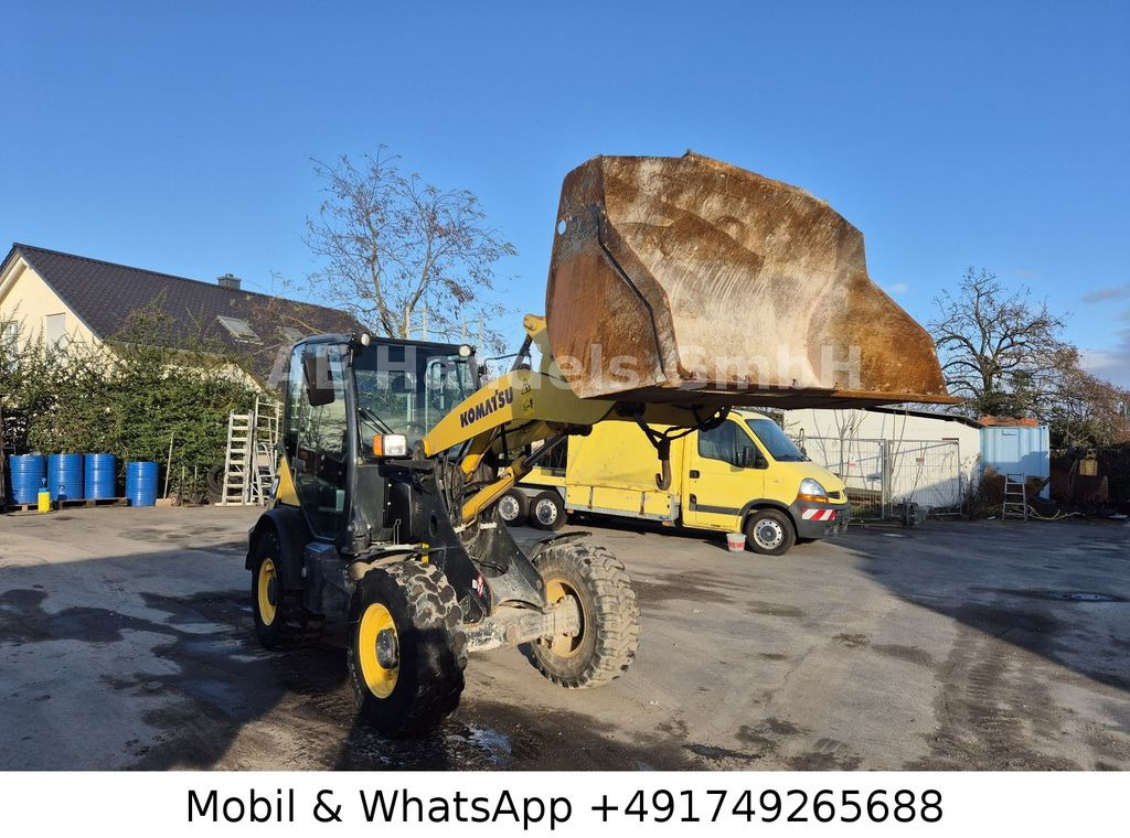 Komatsu WA70-7 *Schaufel-1,5m³/Gabel/Schnellwechsler - Wheel loader: picture 2 Komatsu WA70-7 *Schaufel-1,5m³/Gabel/Schnellwechsler - Wheel loader: picture 2