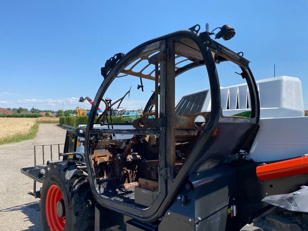 Telescopic wheel loader Bobcat T41.140SLPRB 1er Main Origine Française endommagé: picture 9