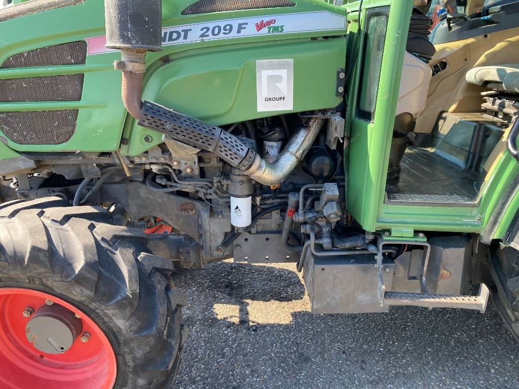 Farm tractor Fendt 209F Vario TMS 1er Main endommagé: picture 27