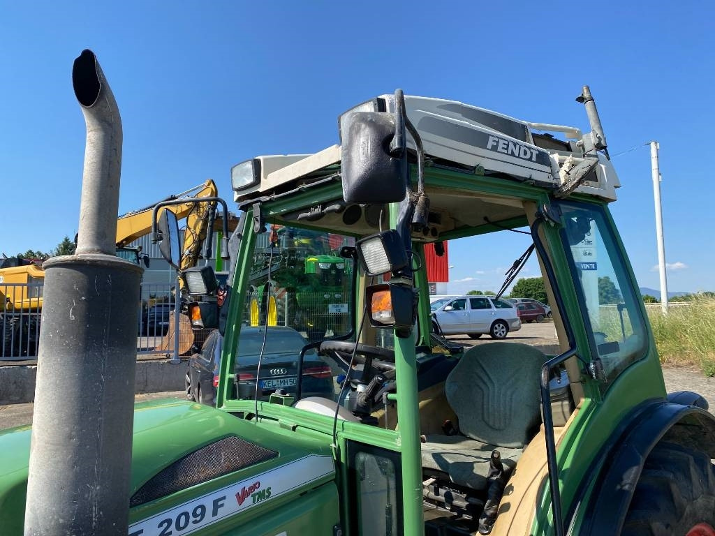 Farm tractor Fendt 209F Vario TMS 1er Main endommagé: picture 26