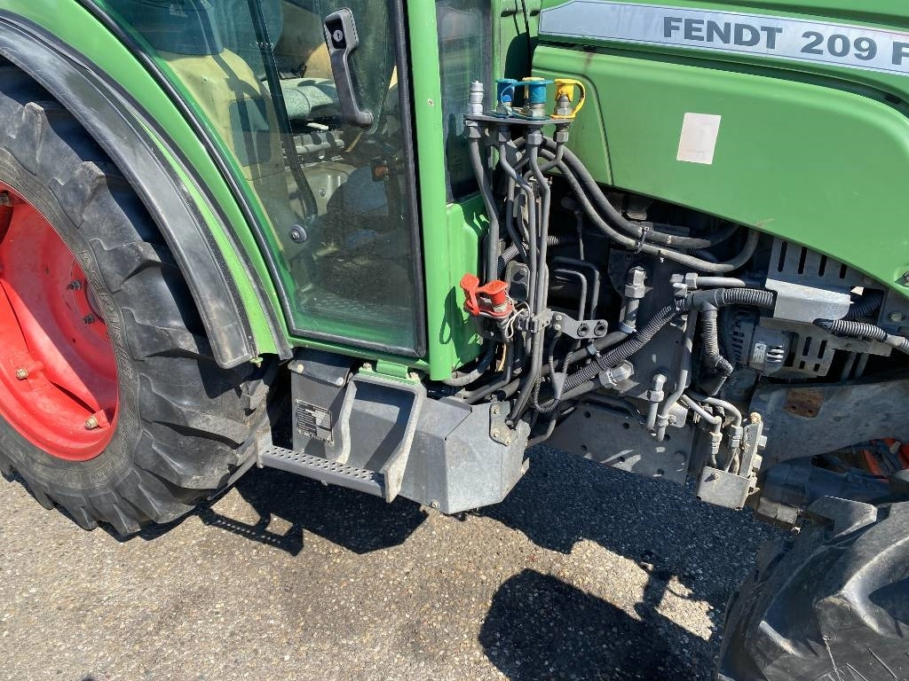 Farm tractor Fendt 209F Vario TMS 1er Main endommagé: picture 48