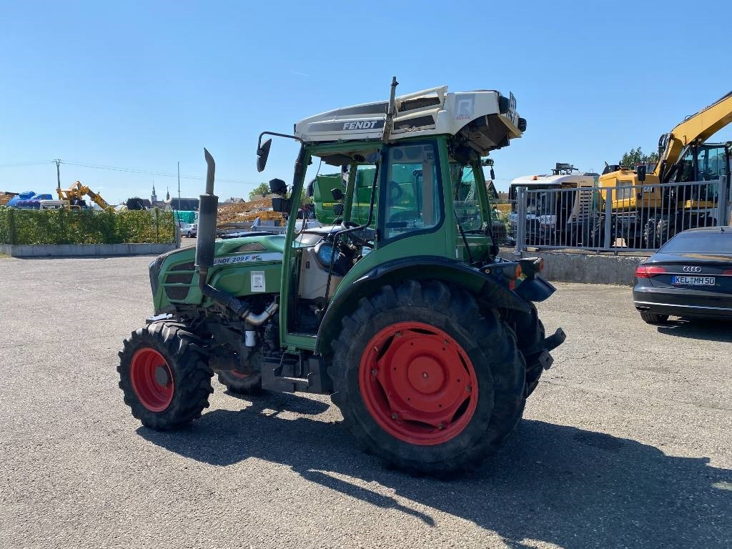 Farm tractor Fendt 209F Vario TMS 1er Main endommagé: picture 6