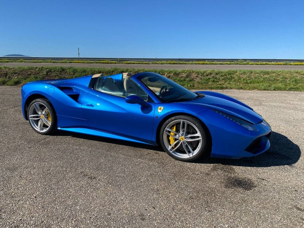 Ferrari 488 SPIDER -Carte Grise Française endommagé - Convertible: picture 5 Ferrari 488 SPIDER -Carte Grise Française endommagé - Convertible: picture 5