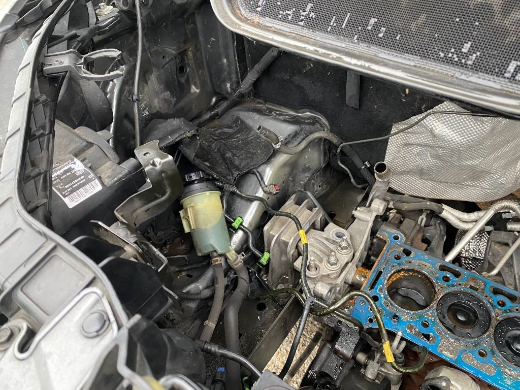 Box van Ford TRANSIT L2H2 2.0 TDCI EcoBlue 130 A Réparer: picture 48 Box van Ford TRANSIT L2H2 2.0 TDCI EcoBlue 130 A Réparer: picture 48