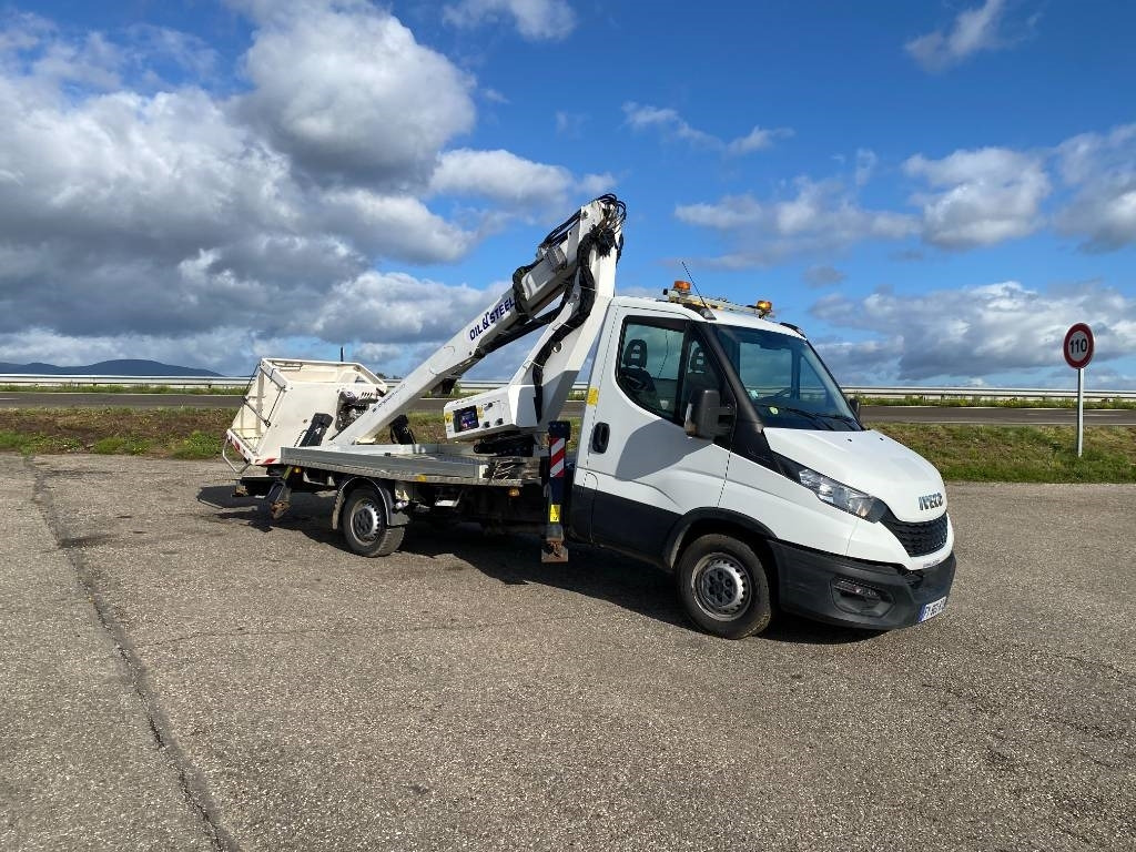 Iveco DAILY 35-140S / 2.3 Multijet 136-OIL&STEEL  - Truck mounted aerial platform: picture 4 Iveco DAILY 35-140S / 2.3 Multijet 136-OIL&STEEL  - Truck mounted aerial platform: picture 4
