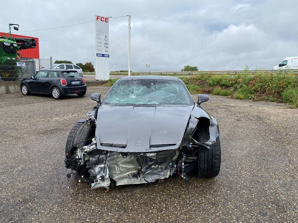 Porsche 911/ 992 - 4.0i GT3 Pack Touring 1er Main  - Car: picture 2 Porsche 911/ 992 - 4.0i GT3 Pack Touring 1er Main  - Car: picture 2