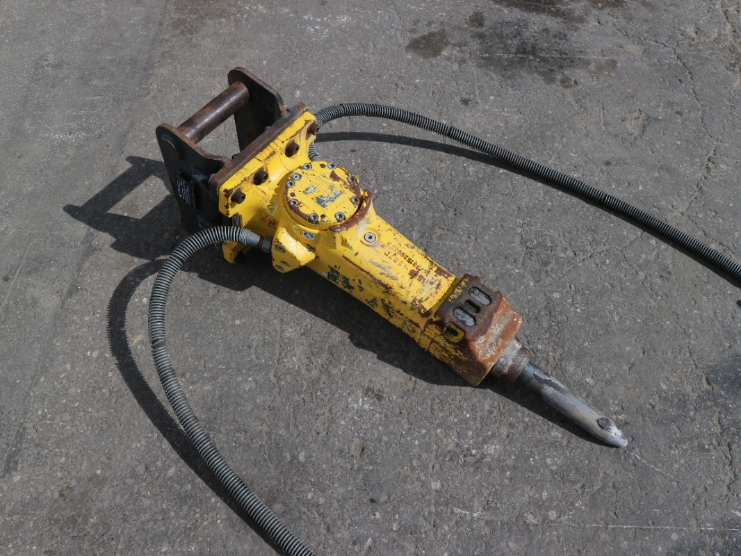 Atlas Copco SB152 - Hydraulic hammer: picture 1 Atlas Copco SB152 - Hydraulic hammer: picture 1
