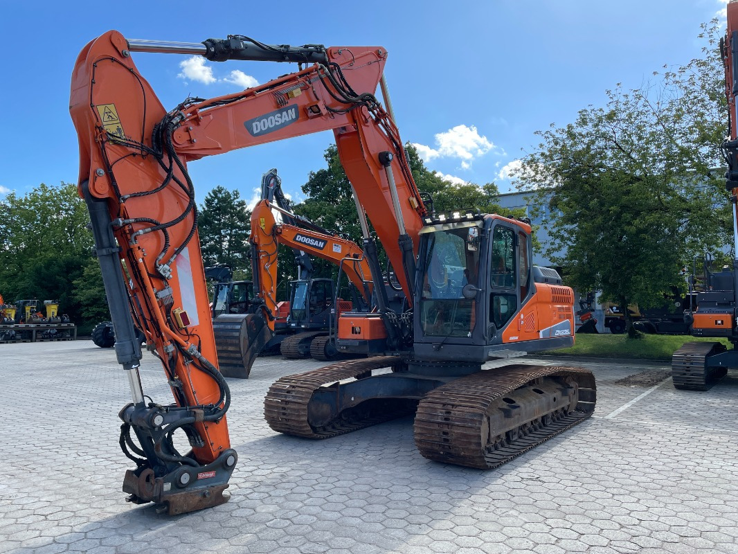 Doosan DX235LC-5 - Crawler excavator: picture 1 Doosan DX235LC-5 - Crawler excavator: picture 1
