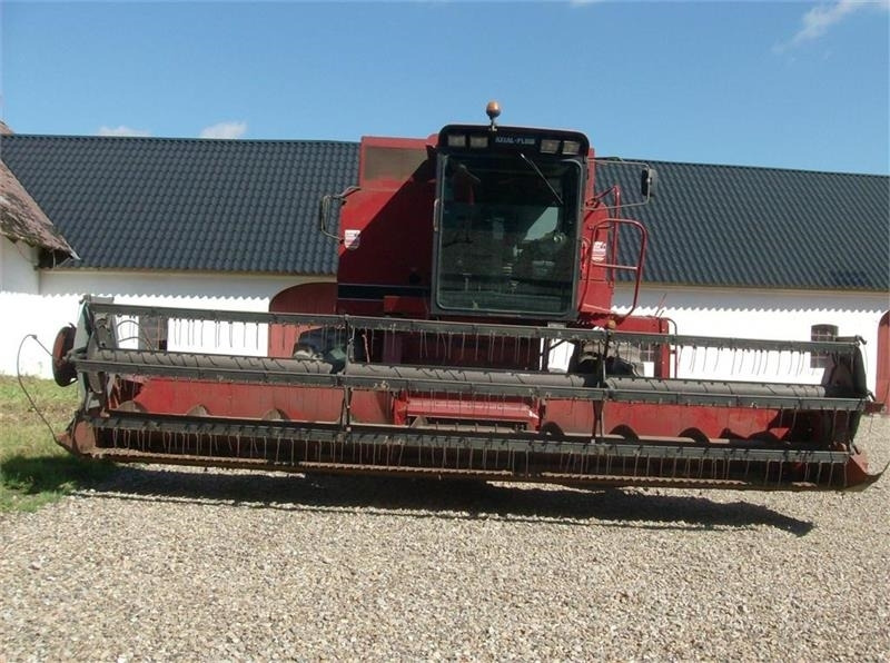 Case IH 1680 E 22 fod skærebord og ekstra bredde hjul - Combine harvester: picture 1 Case IH 1680 E 22 fod skærebord og ekstra bredde hjul - Combine harvester: picture 1