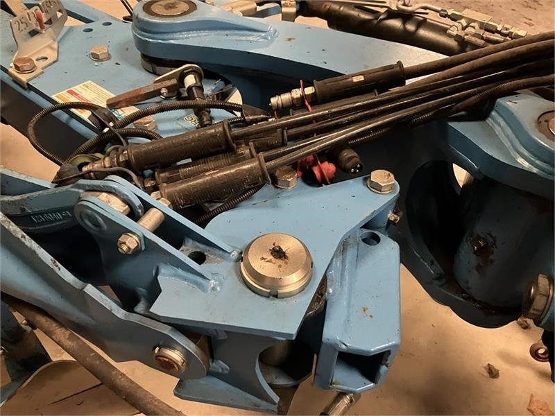 Lemken JUVEL 8VT 5L 100 - Plow: picture 3 Lemken JUVEL 8VT 5L 100 - Plow: picture 3