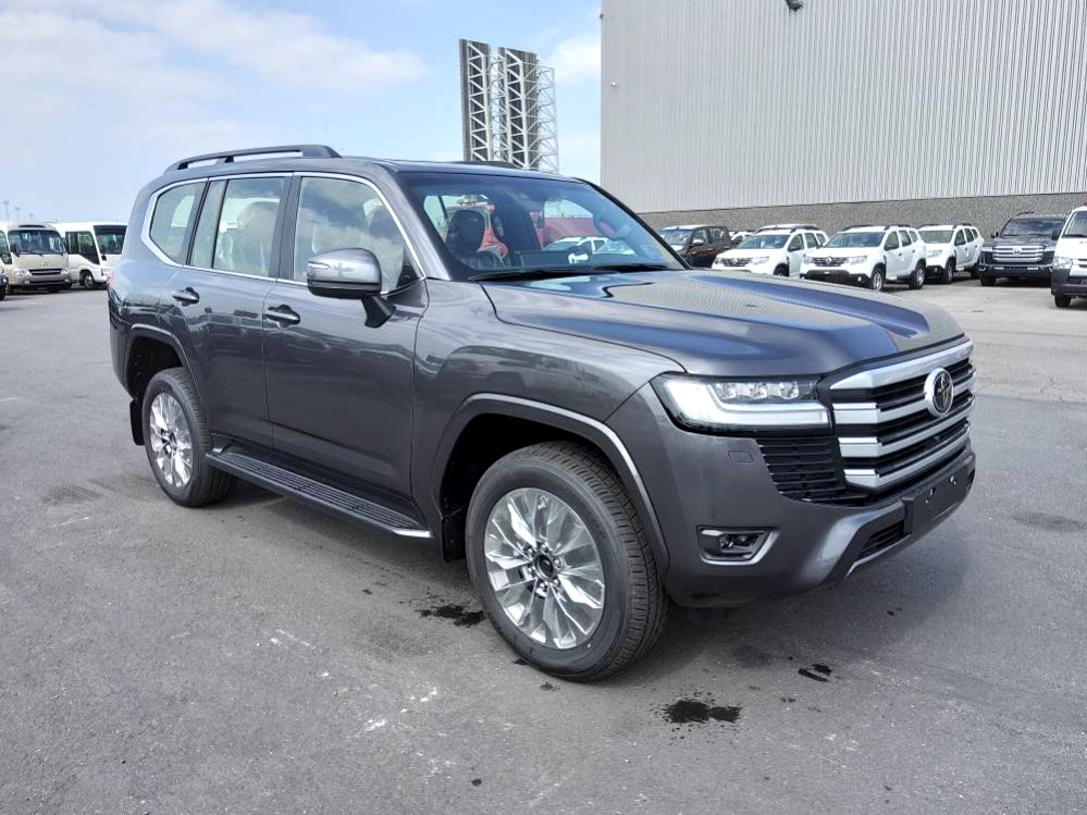 Toyota Land Cruiser 300 V6 VXR ZX 7 SEATERS / PLACES 3.5L Petrol Automatic AEOB - Car: picture 3 Toyota Land Cruiser 300 V6 VXR ZX 7 SEATERS / PLACES 3.5L Petrol Automatic AEOB - Car: picture 3