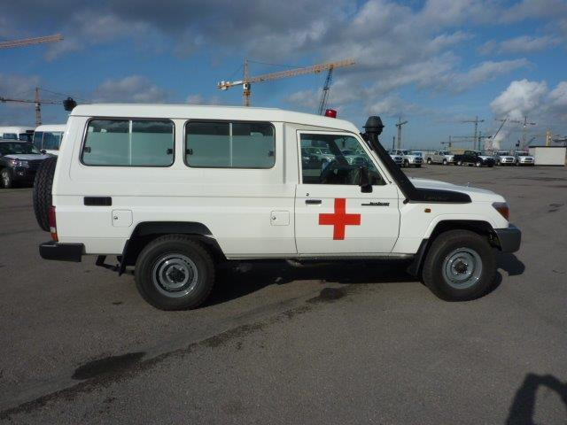 Toyota Land Cruiser 78 Metal top hzj 78 ambulance 4.2L Diesel Manual - SUV: picture 5 Toyota Land Cruiser 78 Metal top hzj 78 ambulance 4.2L Diesel Manual - SUV: picture 5