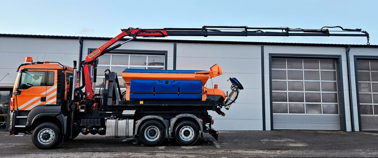 MAN TGS 28.400 6x4-4 BL Palfinger PK12002 Kran Euro5 - Tipper, Crane truck: picture 3 MAN TGS 28.400 6x4-4 BL Palfinger PK12002 Kran Euro5 - Tipper, Crane truck: picture 3