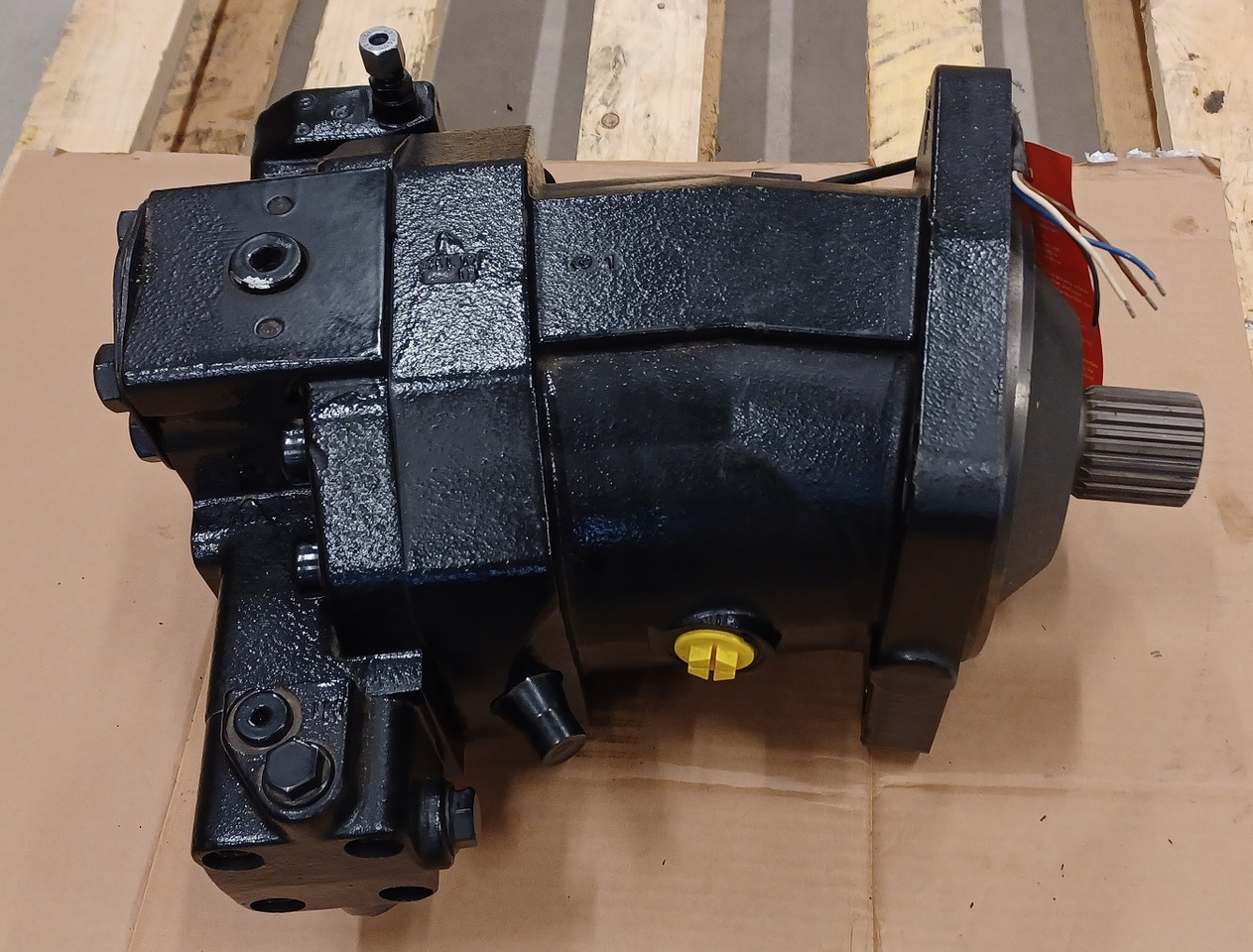 REXROTH A6VM200DA1/63W-VAB017FB-K - Hydraulic motor for Crawler excavator: picture 1 REXROTH A6VM200DA1/63W-VAB017FB-K - Hydraulic motor for Crawler excavator: picture 1