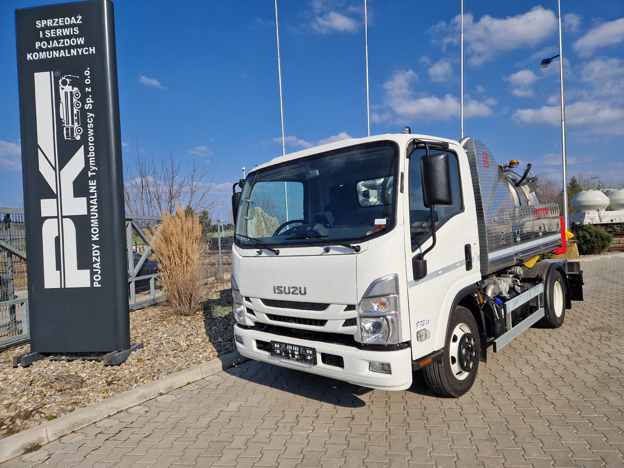 ISUZU  - Vacuum truck: picture 1 ISUZU  - Vacuum truck: picture 1