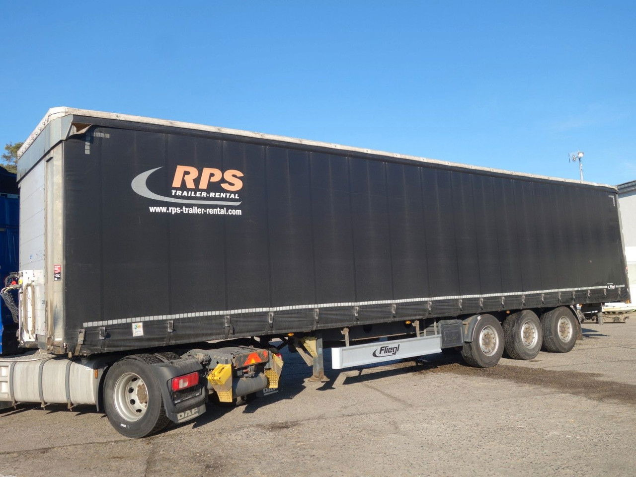 Fliegl SDS Standard, SAF Achsen - Curtainsider semi-trailer: picture 1 Fliegl SDS Standard, SAF Achsen - Curtainsider semi-trailer: picture 1
