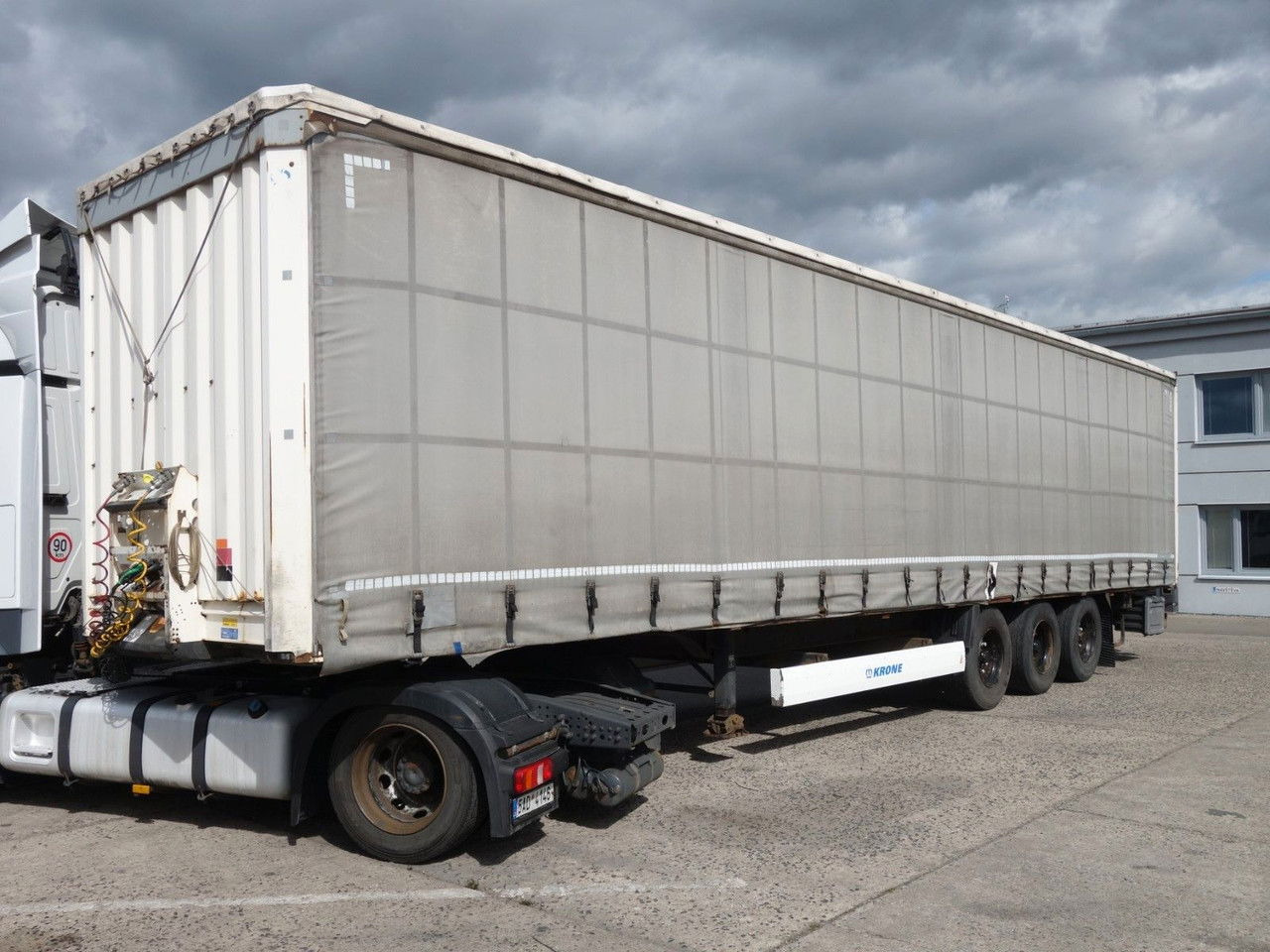 Krone SD Standard, Liftachse - Curtainsider semi-trailer: picture 2 Krone SD Standard, Liftachse - Curtainsider semi-trailer: picture 2