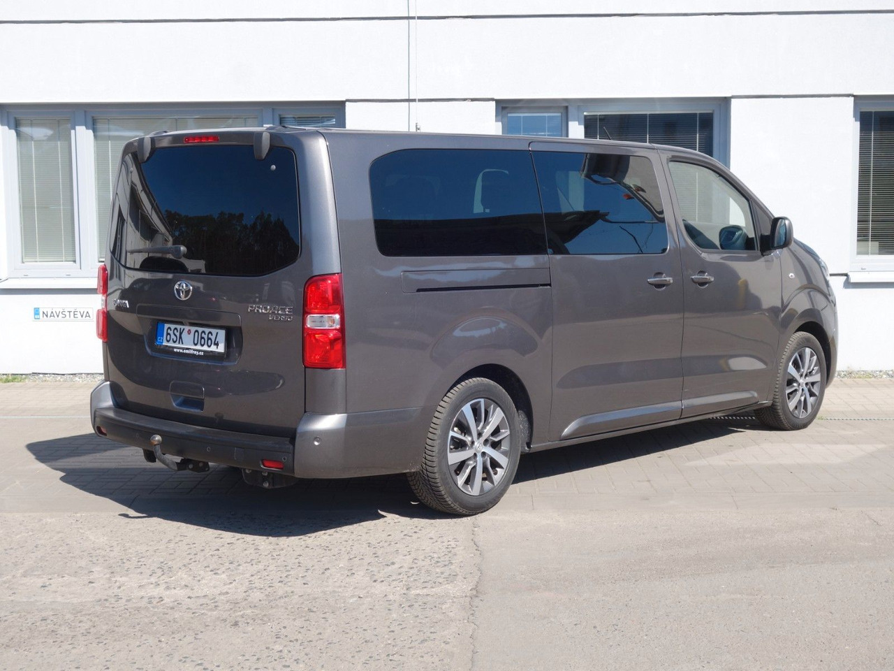 Toyota Proace Verso L2 Executive - Passenger van: picture 4 Toyota Proace Verso L2 Executive - Passenger van: picture 4