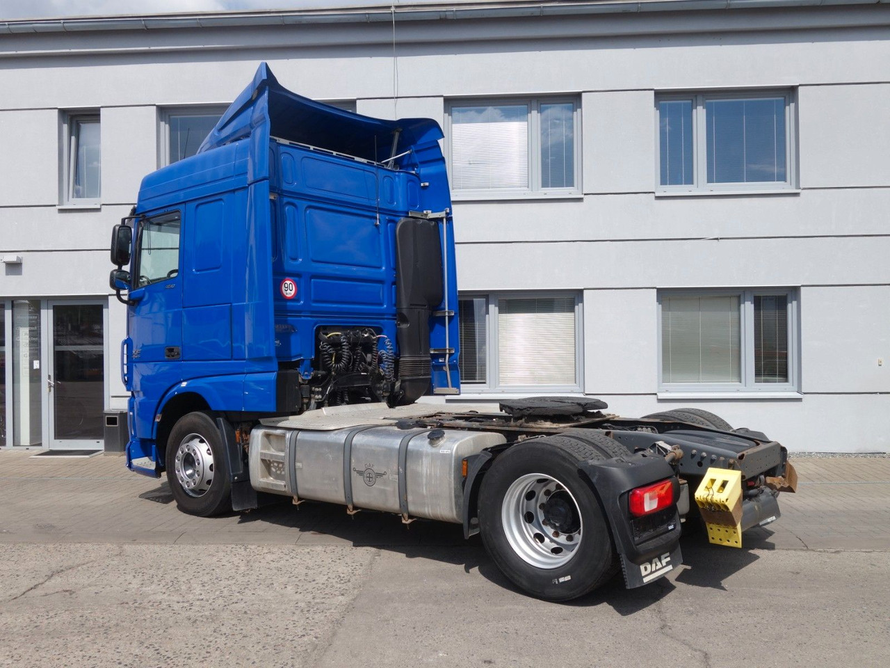 DAF XF 460 SC Standard, Standklima, 3 Stk. - Tractor unit: picture 4 DAF XF 460 SC Standard, Standklima, 3 Stk. - Tractor unit: picture 4