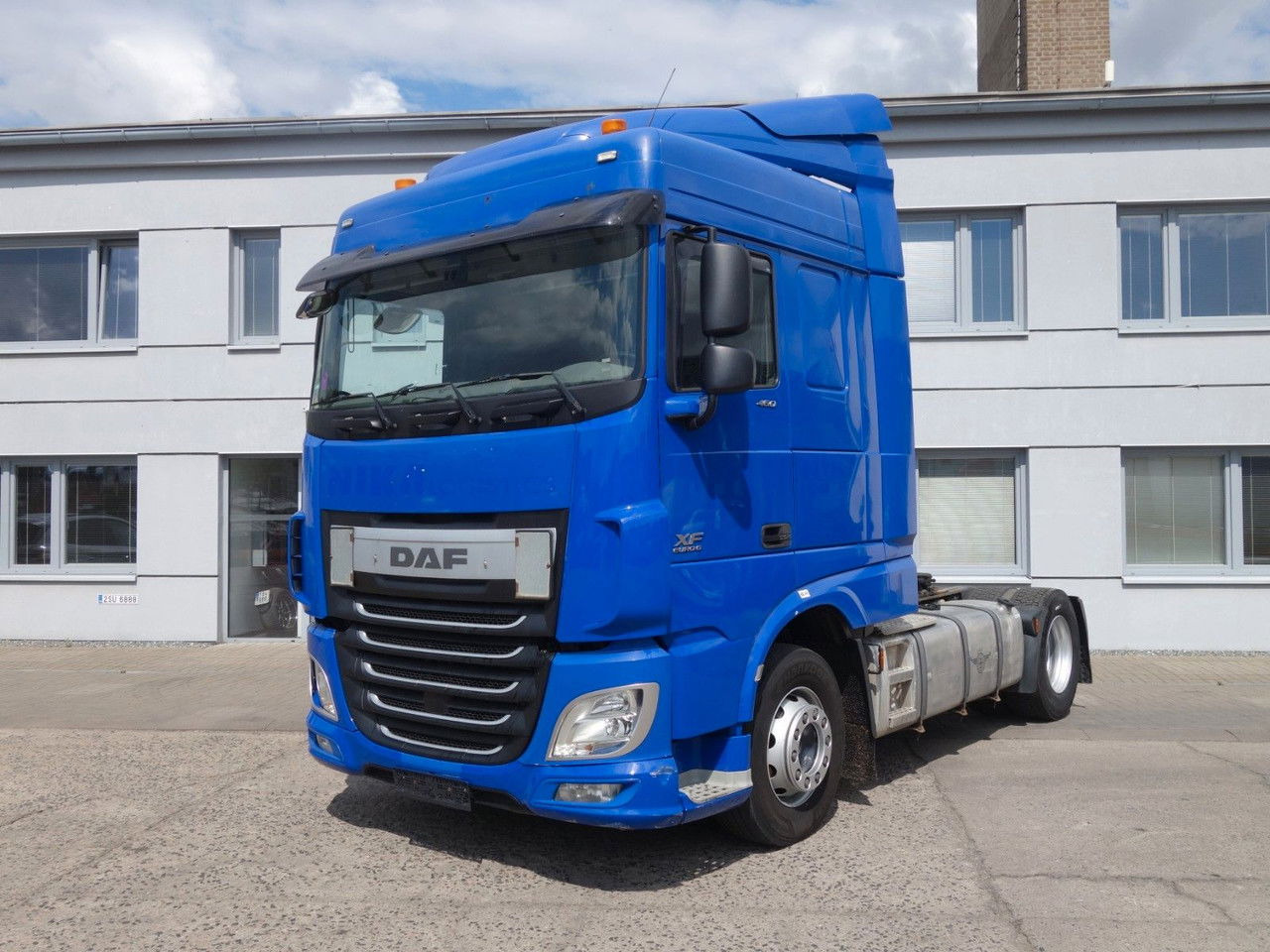 DAF XF 460 SC Standard, Standklima, Xenon, 3 Stk. - Tractor unit: picture 1 DAF XF 460 SC Standard, Standklima, Xenon, 3 Stk. - Tractor unit: picture 1