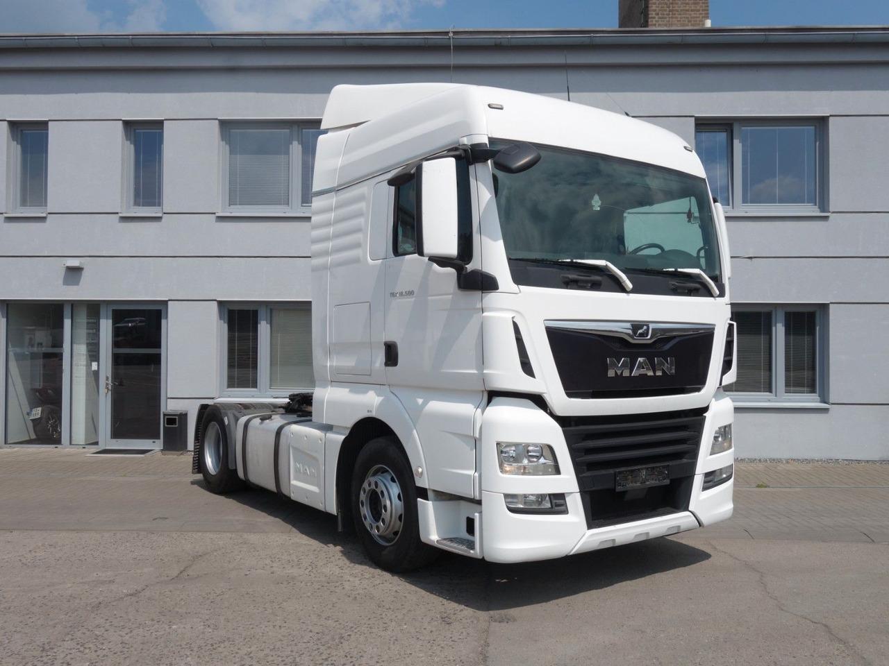 MAN TGX 18.500 XLX E6 Sandard - Tractor unit: picture 3 MAN TGX 18.500 XLX E6 Sandard - Tractor unit: picture 3