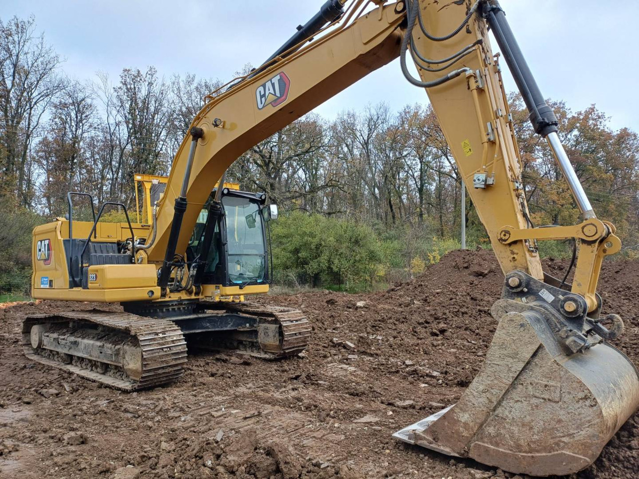 CAT 323-07 - Crawler excavator: picture 2 CAT 323-07 - Crawler excavator: picture 2