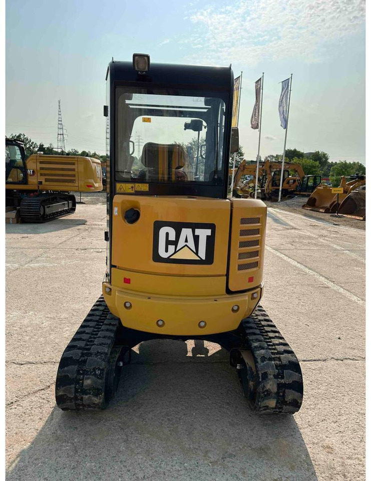 Crawler excavator CAT 302.7DCR: picture 13