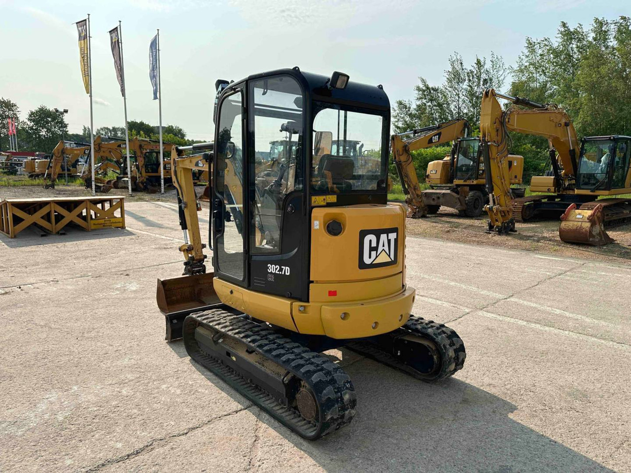 Crawler excavator CAT 302.7DCR: picture 10