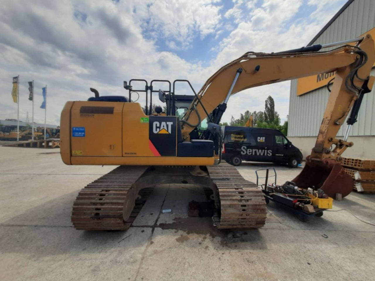 CAT 323EL - Crawler excavator: picture 2 CAT 323EL - Crawler excavator: picture 2