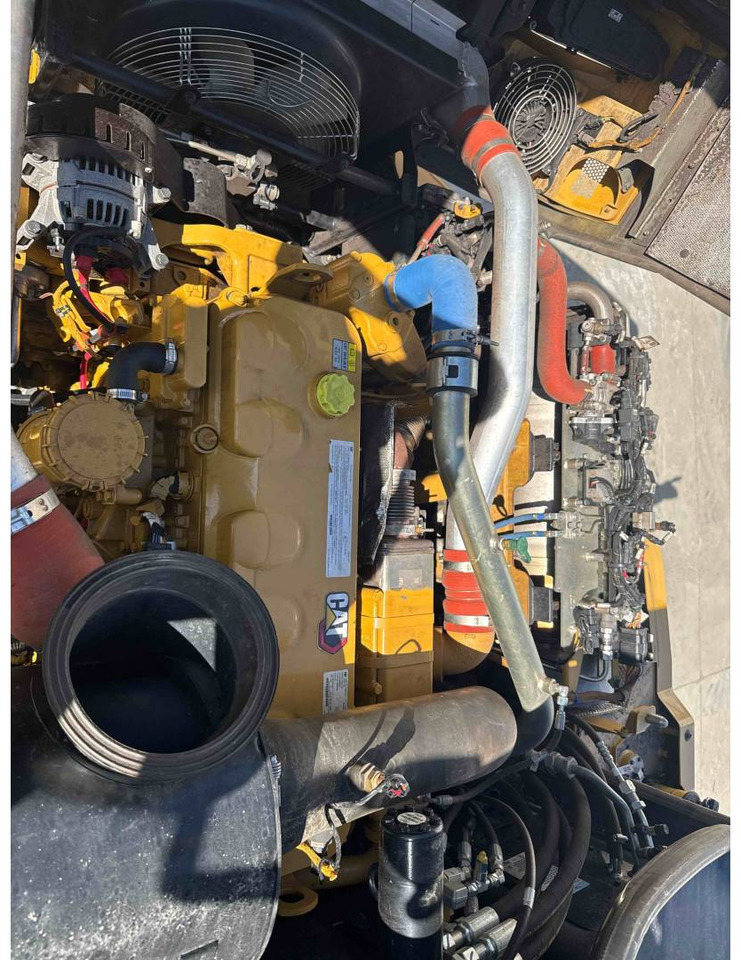 Articulated dumper CAT 730: picture 7