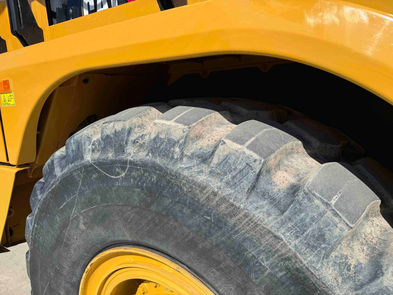 Articulated dumper CAT 730: picture 15