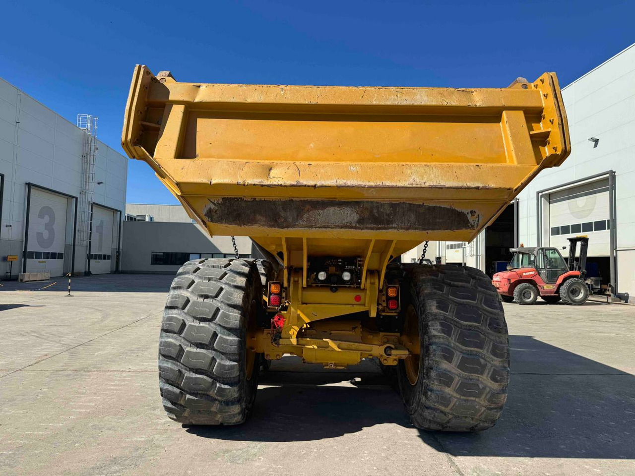 Articulated dumper CAT 730: picture 10