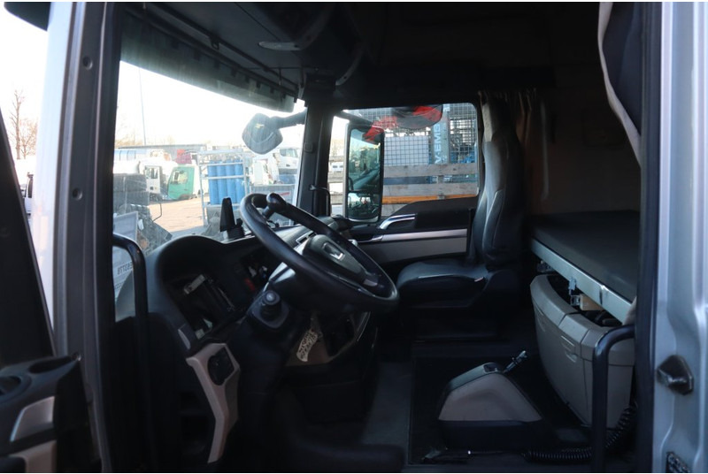 MAN F99L47 TGX XLX 81.60000-7919 - Cab and interior for Truck: picture 5 MAN F99L47 TGX XLX 81.60000-7919 - Cab and interior for Truck: picture 5