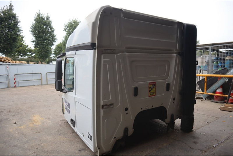 Mercedes-Benz L-STREAMSPACE 2.3MM 170 TUNNEL - Cab and interior for Truck: picture 4 Mercedes-Benz L-STREAMSPACE 2.3MM 170 TUNNEL - Cab and interior for Truck: picture 4