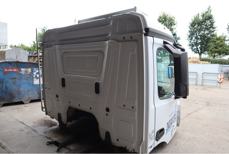 Mercedes-Benz S-CAB MP4 CLASSIS 320MM - Cab and interior for Truck: picture 4 Mercedes-Benz S-CAB MP4 CLASSIS 320MM - Cab and interior for Truck: picture 4