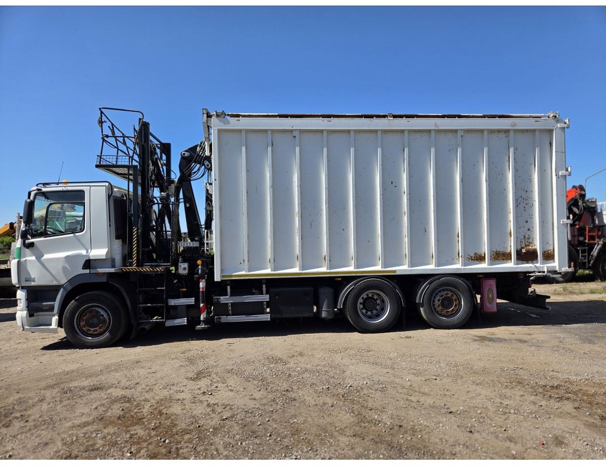 Tipper, Crane truck DAF CF85.410 6x2 steering axle lenk Tipper Crane HIAB J1320Z: picture 11