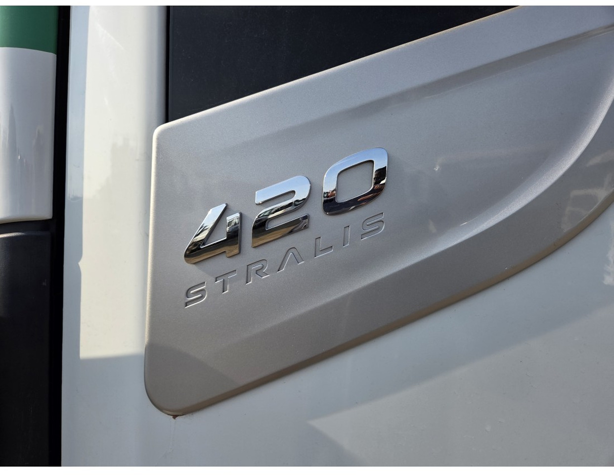 Tipper, Crane truck IVECO STRALIS 420 6X2 TIPPER CRANE KESLA 17 TON 2 EXT STEERING REAR AXLE: picture 9 Tipper, Crane truck IVECO STRALIS 420 6X2 TIPPER CRANE KESLA 17 TON 2 EXT STEERING REAR AXLE: picture 9