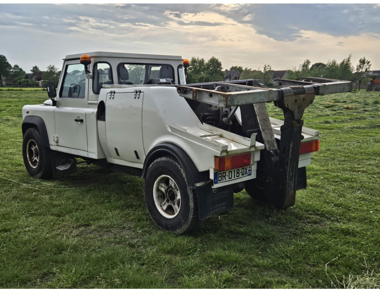 Land Rover Defender Breaking down vehicle - Tow truck: picture 4 Land Rover Defender Breaking down vehicle - Tow truck: picture 4