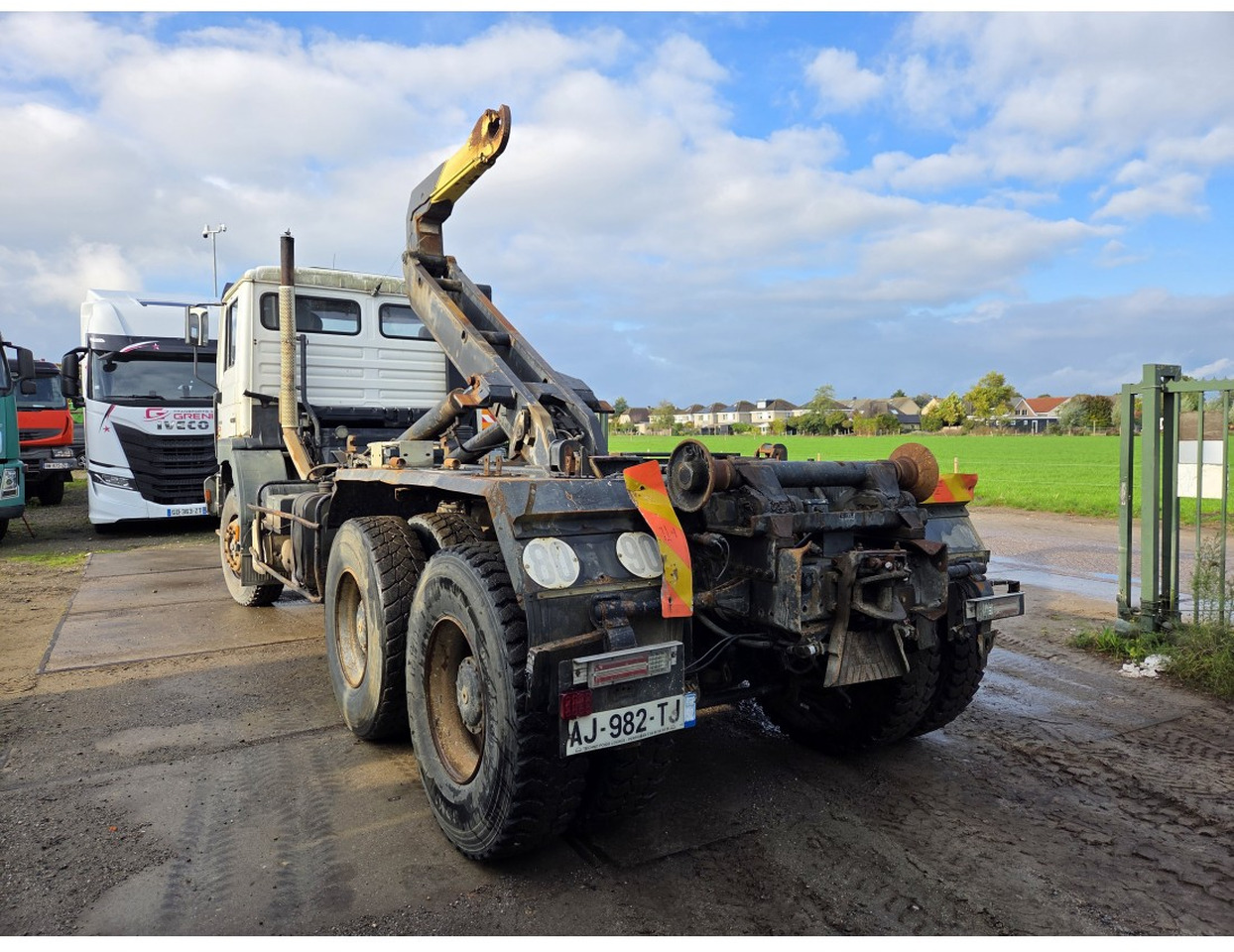 MAN FE 360 6X4 HOOKLIFT 6 CYL MANUAL GEARBOX - Hook lift truck: picture 2 MAN FE 360 6X4 HOOKLIFT 6 CYL MANUAL GEARBOX - Hook lift truck: picture 2